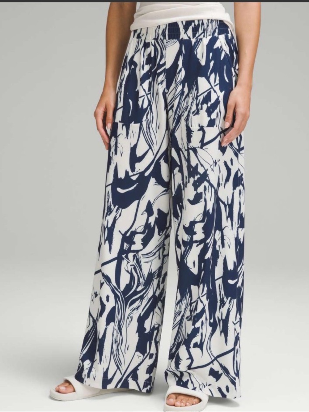 lululemon athletica Navy & White Wide-Leg Abstract Print Pants